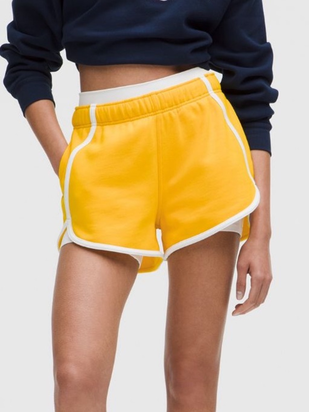 Lululemon Scuba Mid-Rise Oversized Short 3" Trim